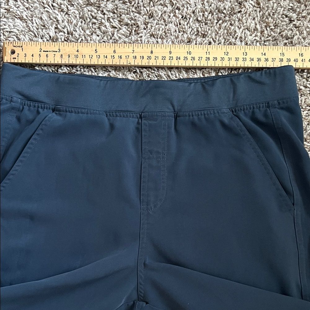 EUC Figs Scrub Pants in Size M - Picture 10 of 12